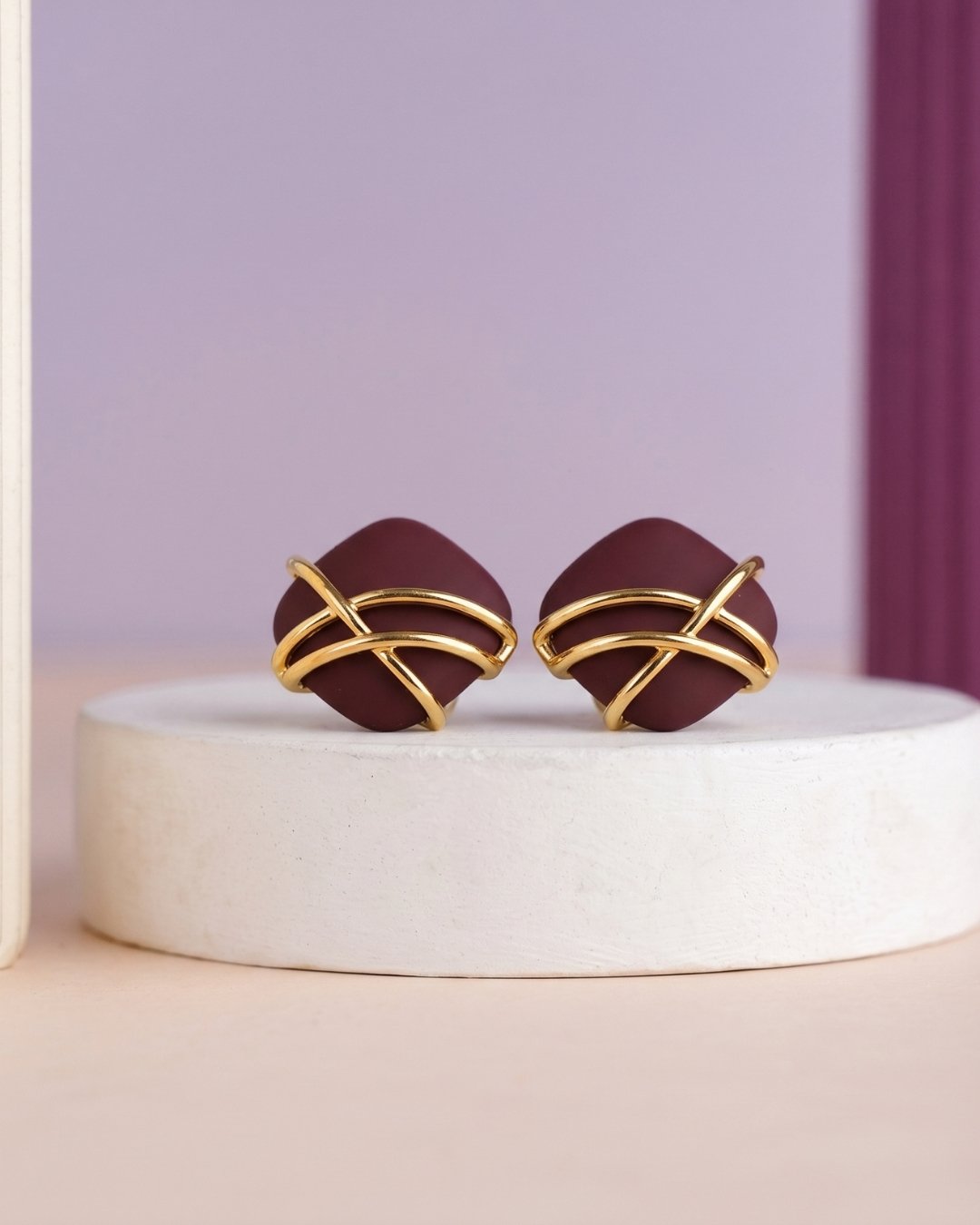 Chocalate Square Shape with Gold line studs - Image 2