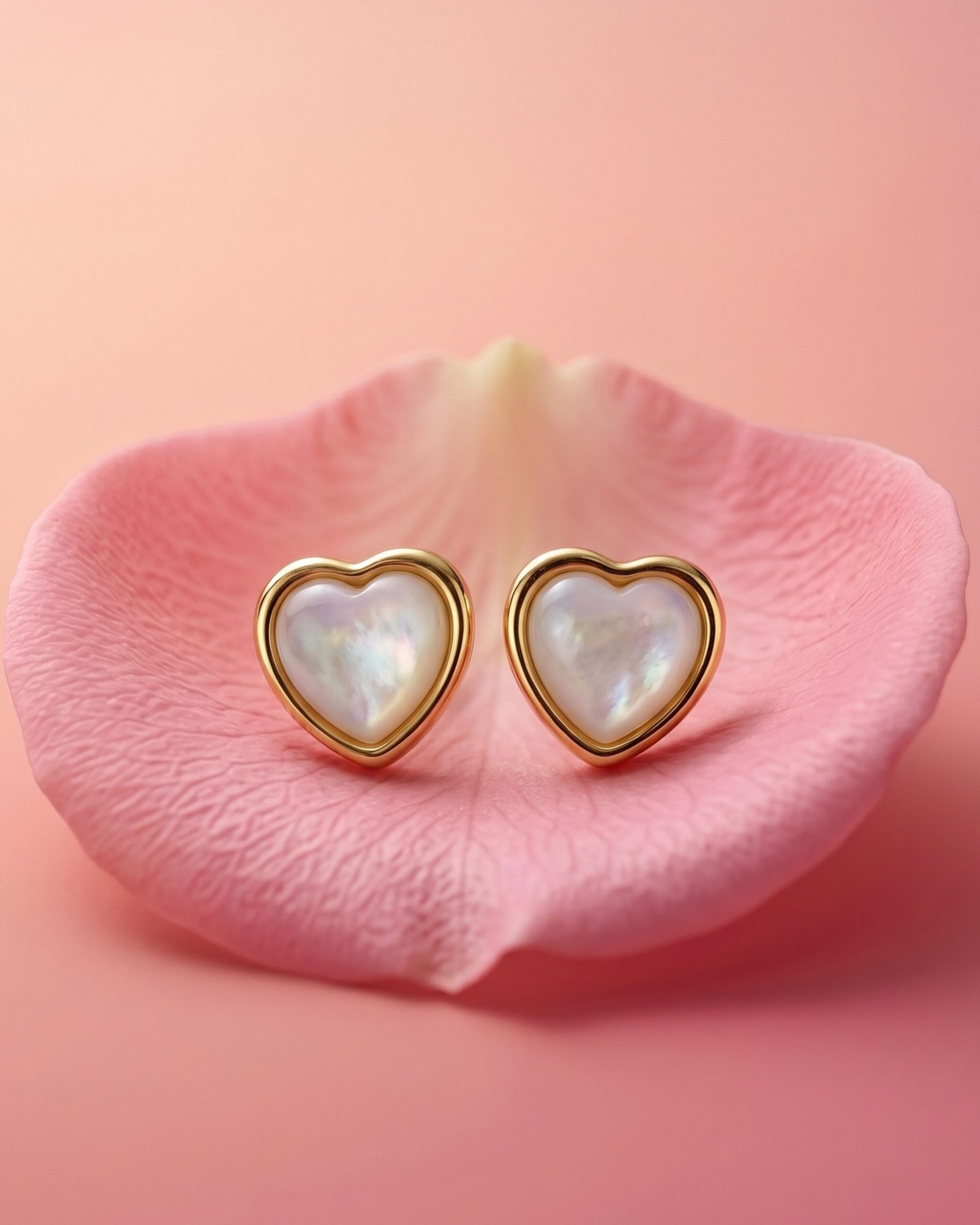 Gold line marble heart studs