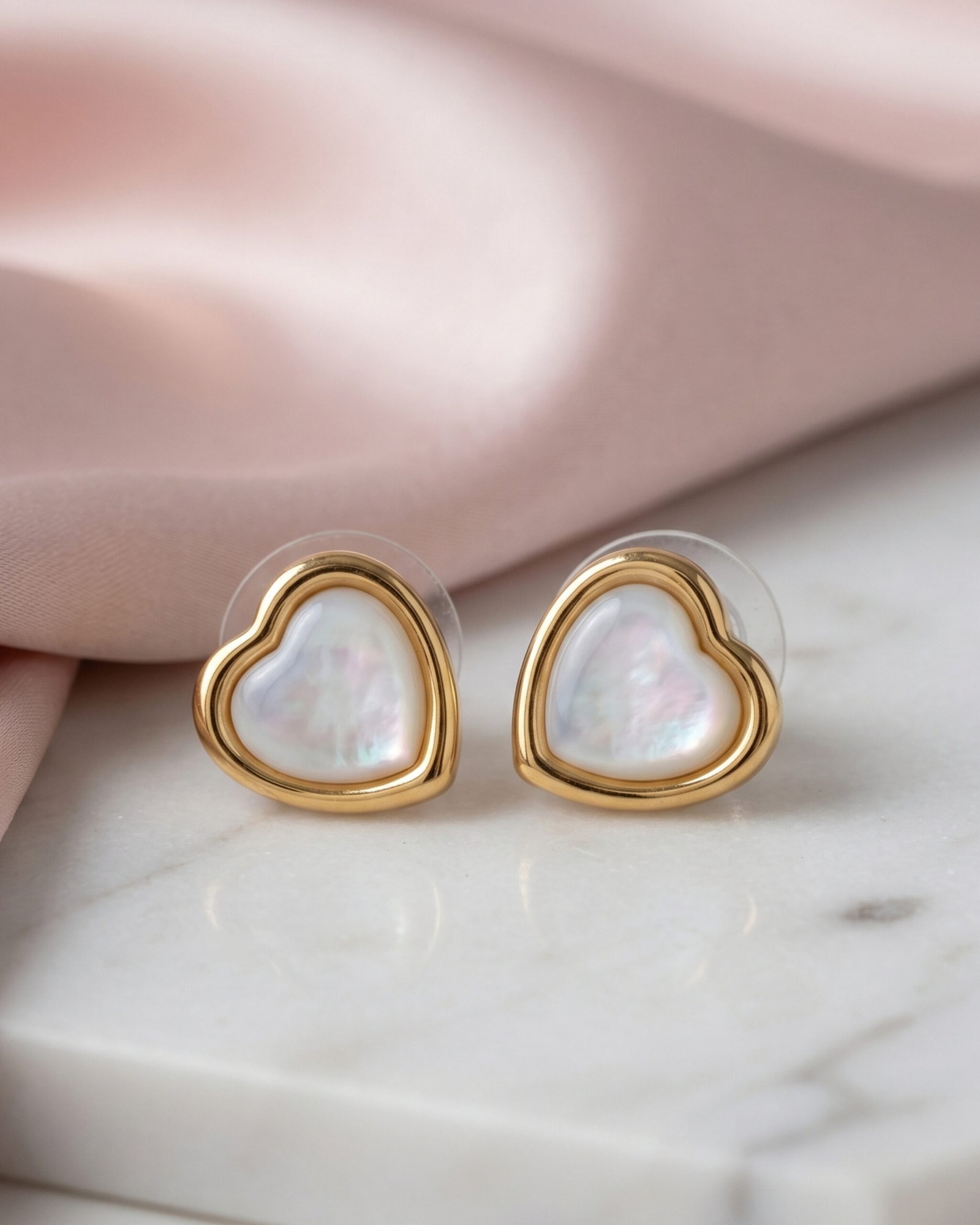 Gold line marble heart studs - Image 2
