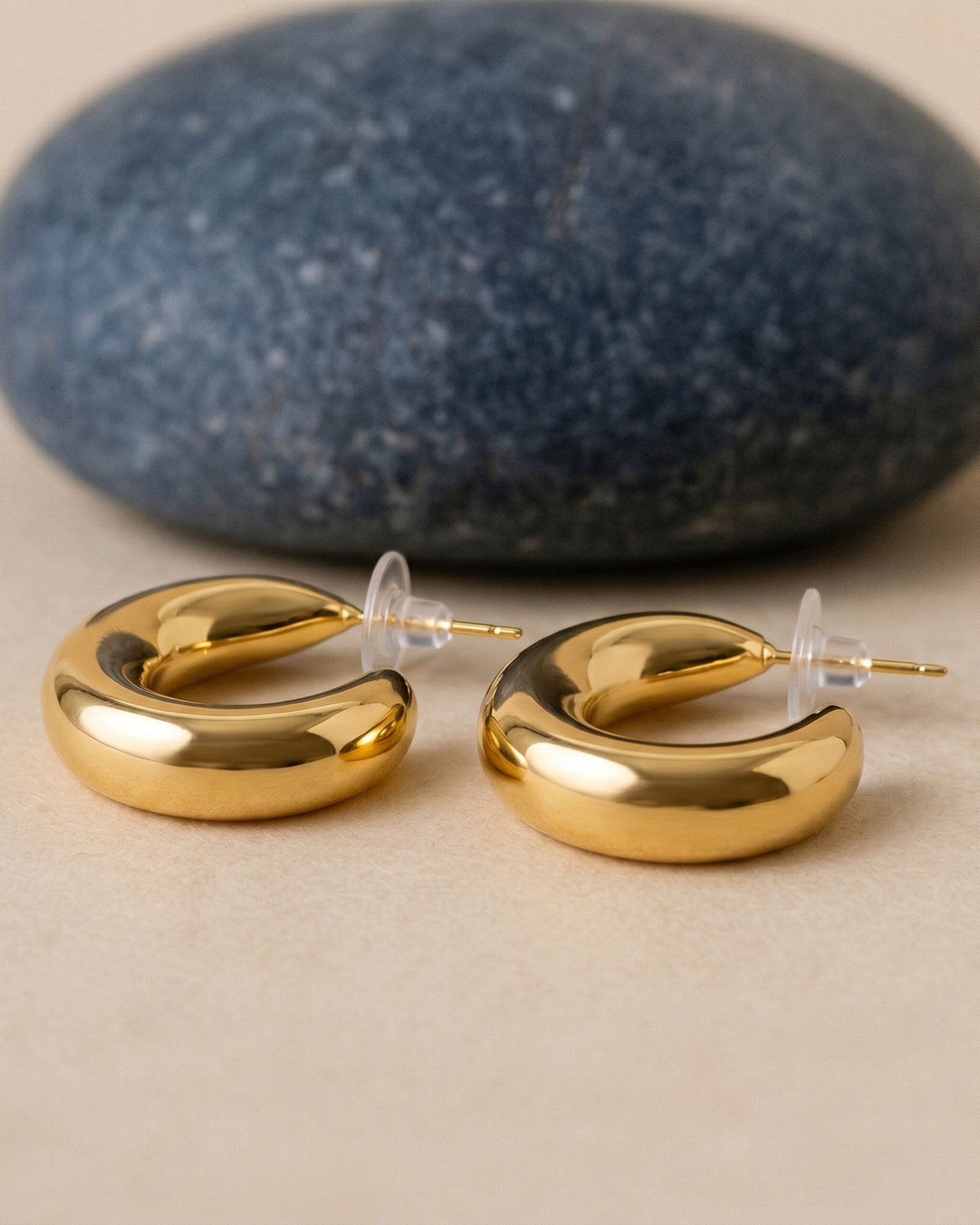 Semi circle gold earring - Image 2
